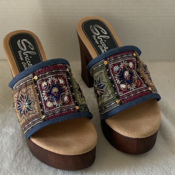 Sbicca Red and Blue Mules with Embroidered Design - Picture 1 of 5